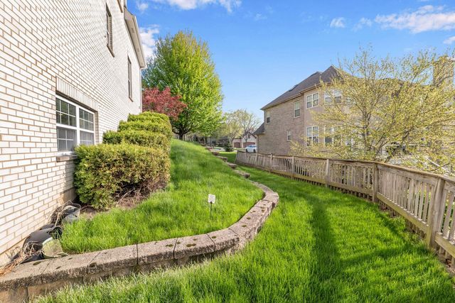 523 W Ruhl Road W, Palatine, IL 60074