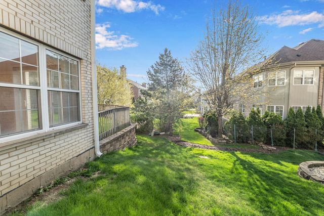 523 W Ruhl Road W, Palatine, IL 60074