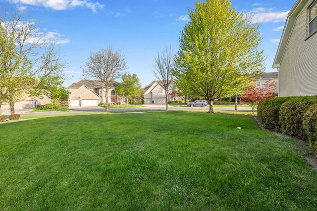 523 W Ruhl Road W, Palatine, IL 60074