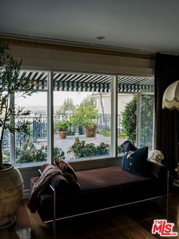 1219 Sunset Plaza Drive 3, West Hollywood, CA 90069