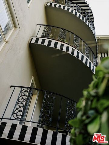 1219 Sunset Plaza Drive 3, West Hollywood, CA 90069