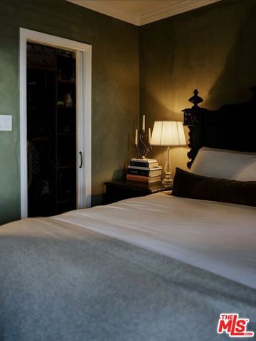 1219 Sunset Plaza Drive 3, West Hollywood, CA 90069