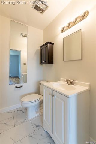 100 W Hickory Grove Road B3, Bloomfield Hills, MI 48304