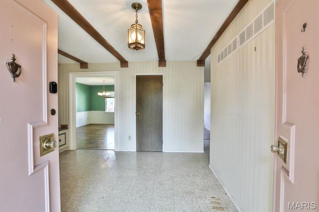 208 Fawn Meadows Drive, Ballwin, MO 63011