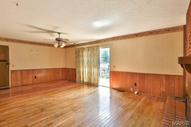 208 Fawn Meadows Drive, Ballwin, MO 63011