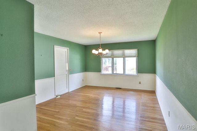 208 Fawn Meadows Drive, Ballwin, MO 63011