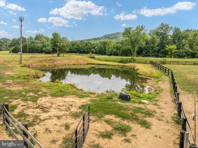 5616 STRASBURG RD, Strasburg, VA 22657