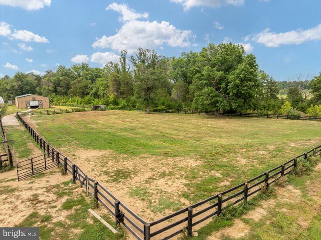 5616 STRASBURG RD, Strasburg, VA 22657