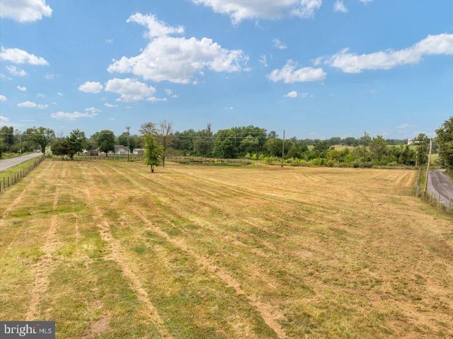 5616 STRASBURG RD, Strasburg, VA 22657