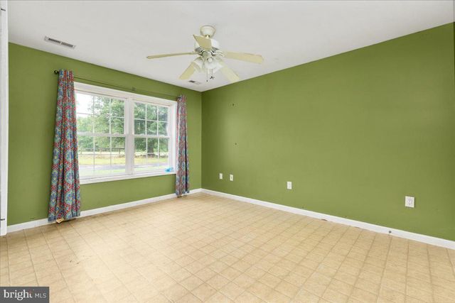 5616 STRASBURG RD, Strasburg, VA 22657