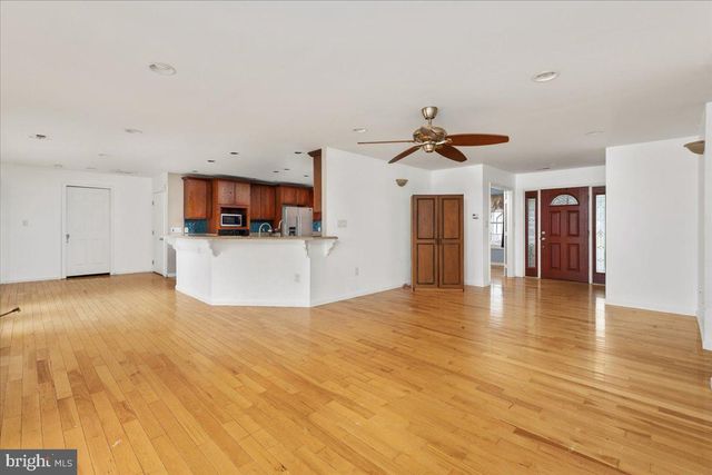 5616 STRASBURG RD, Strasburg, VA 22657