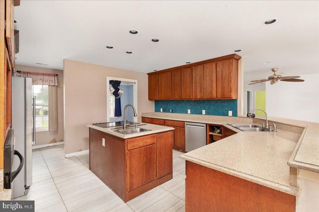 5616 STRASBURG RD, Strasburg, VA 22657