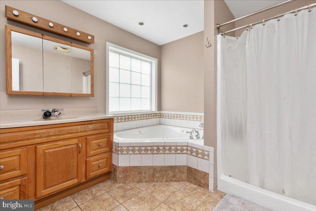 5616 STRASBURG RD, Strasburg, VA 22657