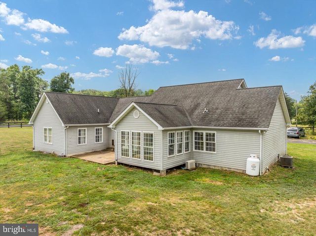 5616 STRASBURG RD, Strasburg, VA 22657