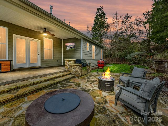 19914 Wooden Tee Drive, Davidson, NC 28036