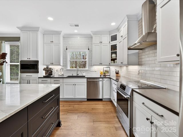 19914 Wooden Tee Drive, Davidson, NC 28036