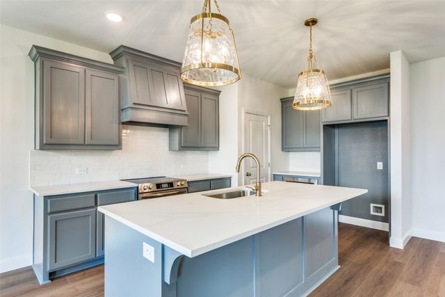 500 Lakeway Lane, Justin, TX 76247