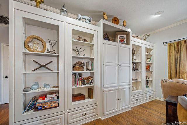 809 County Road 213, Mccoy, TX 78113