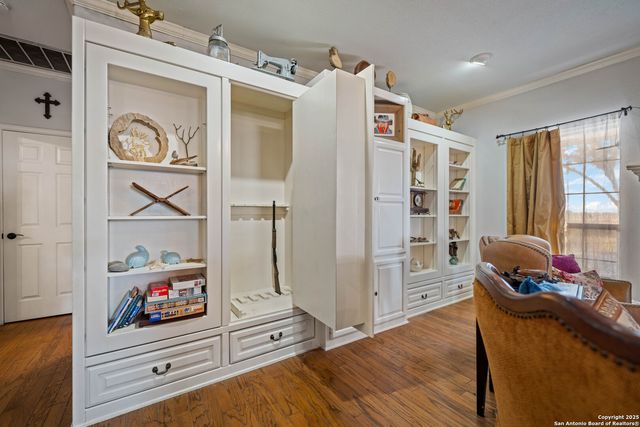 809 County Road 213, Mccoy, TX 78113