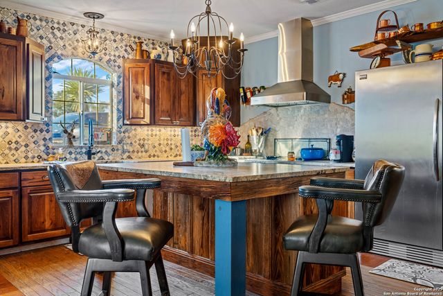 809 County Road 213, Mccoy, TX 78113