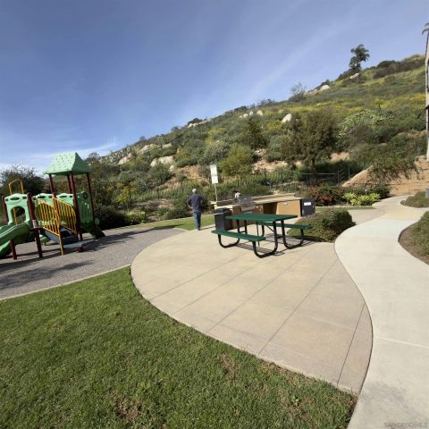 311 Mission Terrace Ave, San Marcos, CA 92069