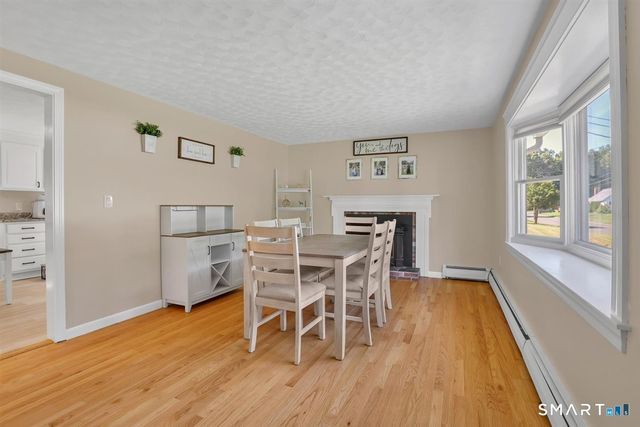 1 Lois Lane, Enfield, CT 06082