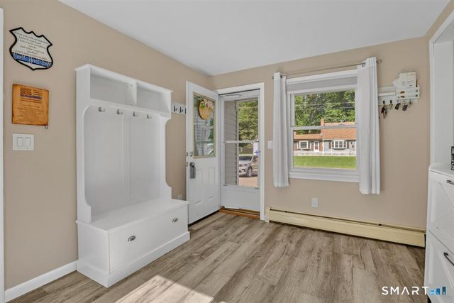 1 Lois Lane, Enfield, CT 06082