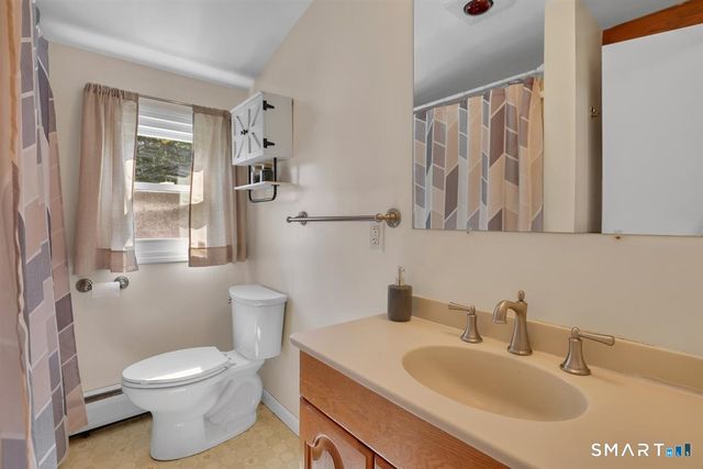 1 Lois Lane, Enfield, CT 06082