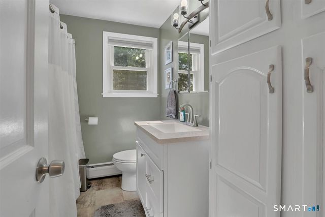 1 Lois Lane, Enfield, CT 06082