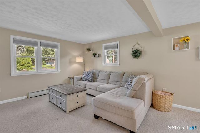 1 Lois Lane, Enfield, CT 06082