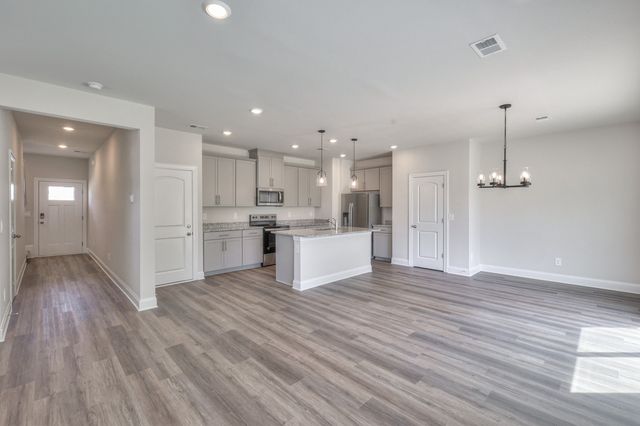 1786 Flora Grv, Hermitage, TN 37076