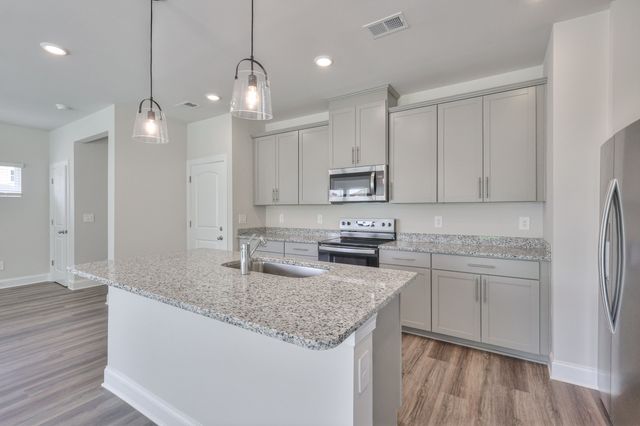 1786 Flora Grv, Hermitage, TN 37076