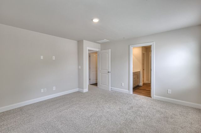 1786 Flora Grv, Hermitage, TN 37076