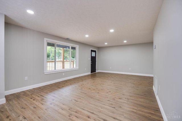 3136 W Pekin Road, Franklin Twp, OH 45066