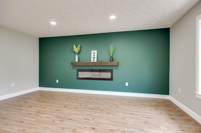 3136 W Pekin Road, Franklin Twp, OH 45066