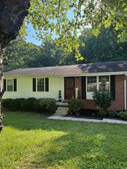 30 N Collins St, Mcminnville, TN 37110