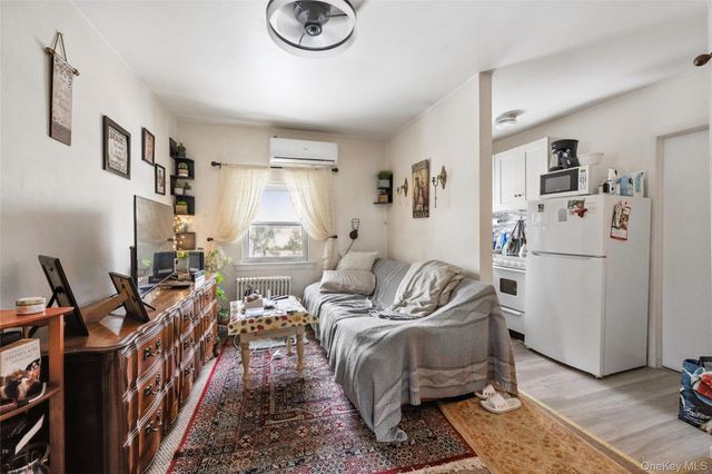 5 Wedgewood Drive, Coram, NY 11727