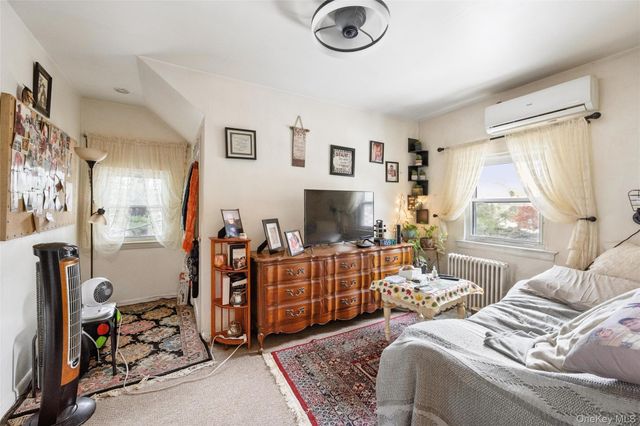 5 Wedgewood Drive, Coram, NY 11727