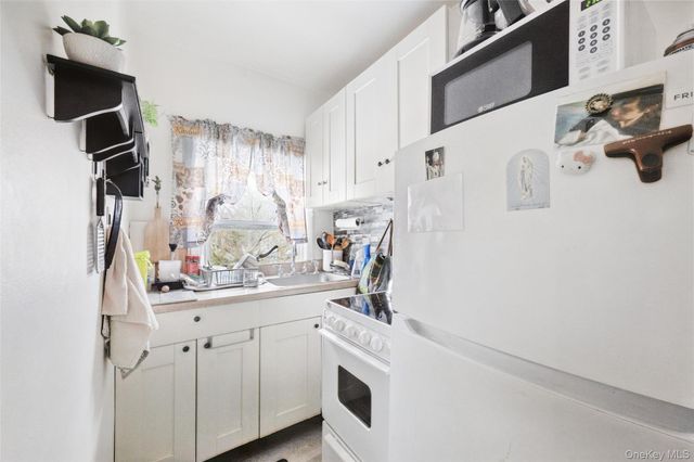 5 Wedgewood Drive, Coram, NY 11727