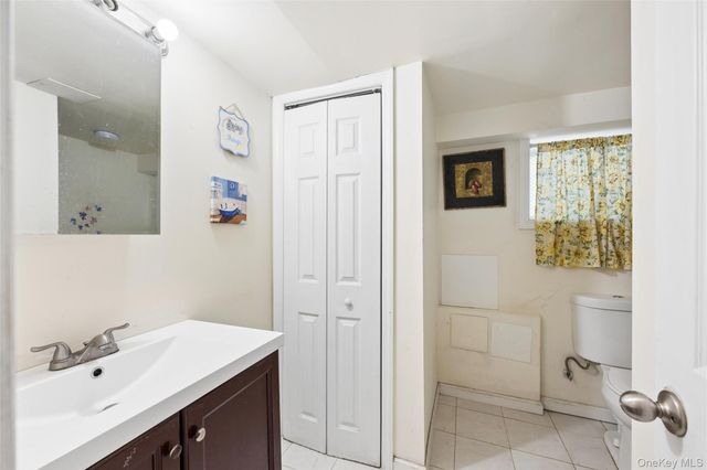 5 Wedgewood Drive, Coram, NY 11727