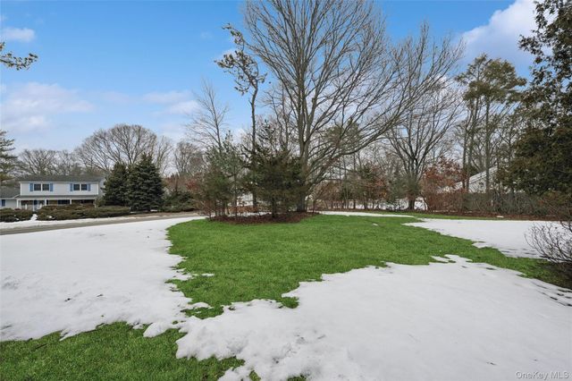 5 Wedgewood Drive, Coram, NY 11727