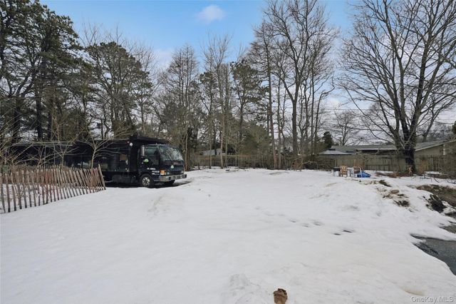 5 Wedgewood Drive, Coram, NY 11727