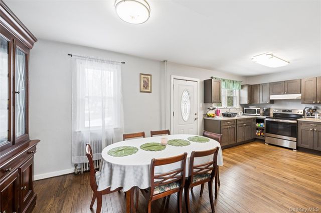 5 Wedgewood Drive, Coram, NY 11727