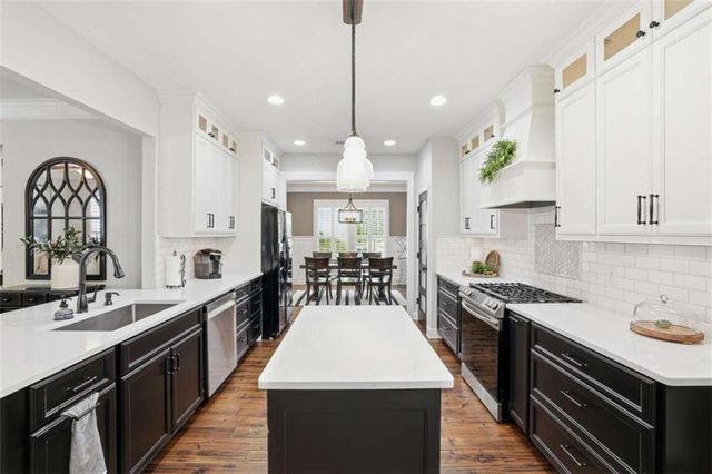 3851 Portland Trail Drive, Suwanee, GA 30024
