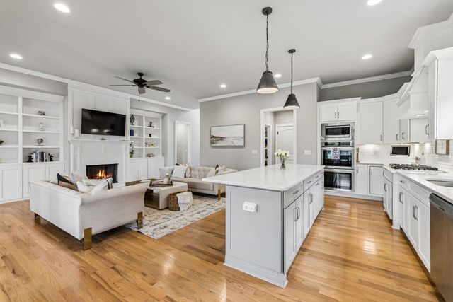 1818 Witt Way Dr, Spring Hill, TN 37174