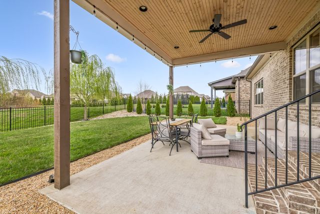 1818 Witt Way Dr, Spring Hill, TN 37174