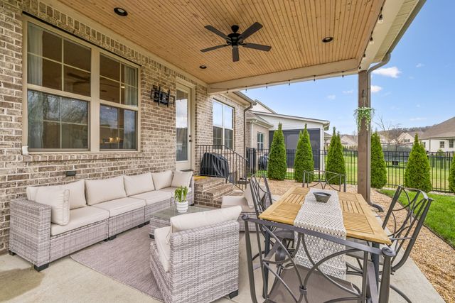 1818 Witt Way Dr, Spring Hill, TN 37174