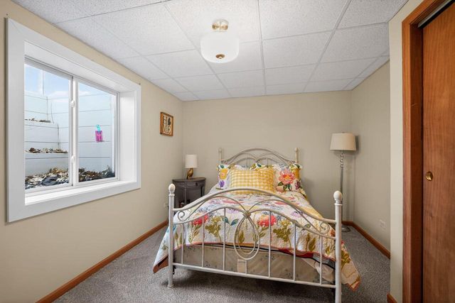 355 Sunny Hill DRIVE, Elkhorn, WI 53121