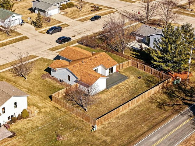 355 Sunny Hill DRIVE, Elkhorn, WI 53121