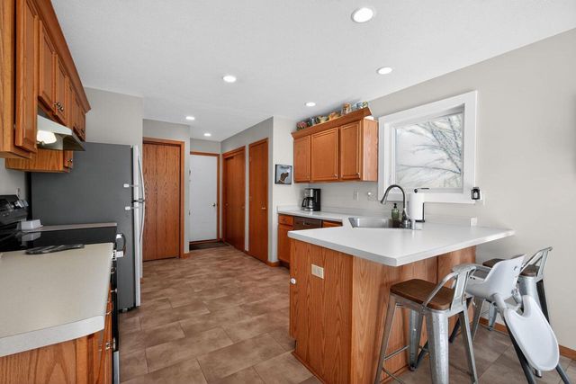 355 Sunny Hill DRIVE, Elkhorn, WI 53121